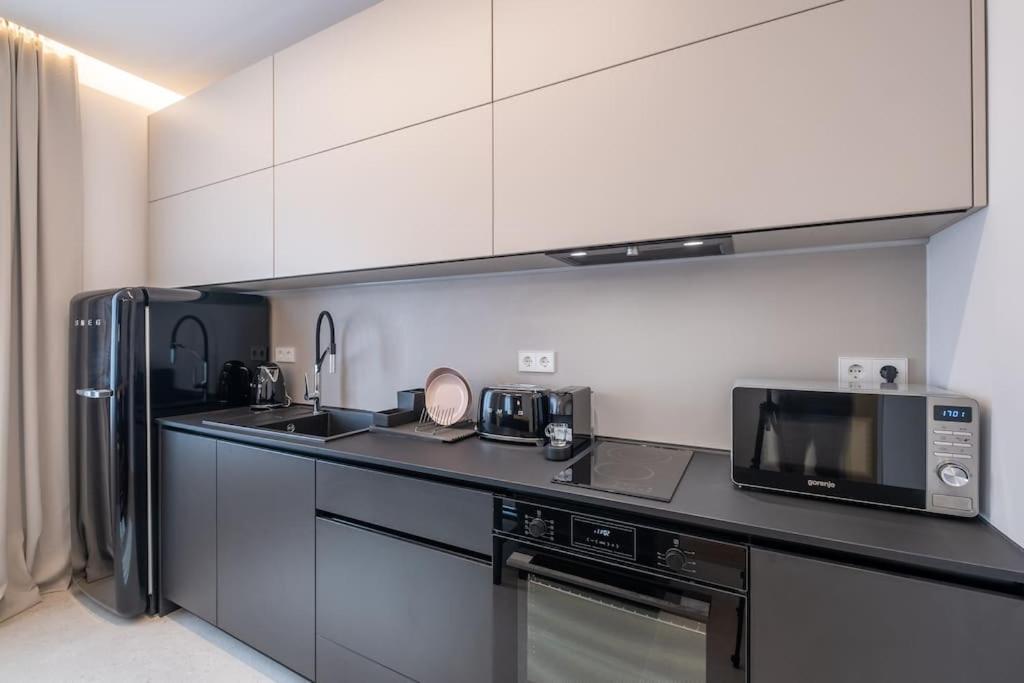 Top-notch Location, An Exceptionally Stylish Flat Διαμέρισμα *