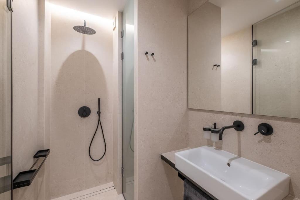 Διαμέρισμα Top-notch Location, An Exceptionally Stylish Flat *